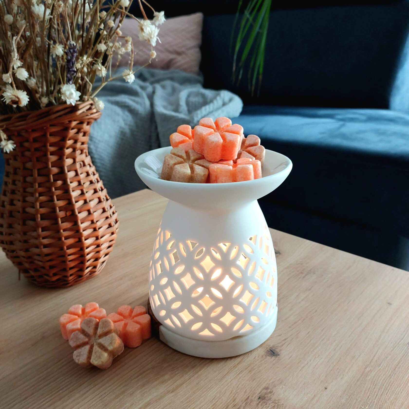 Kominek zapachowy do wosku i olejków - Orientalna kropla (biały) 3 Kominek zapachowy do wosku i olejków - Orientalna kropla (biały) - obrazek 3