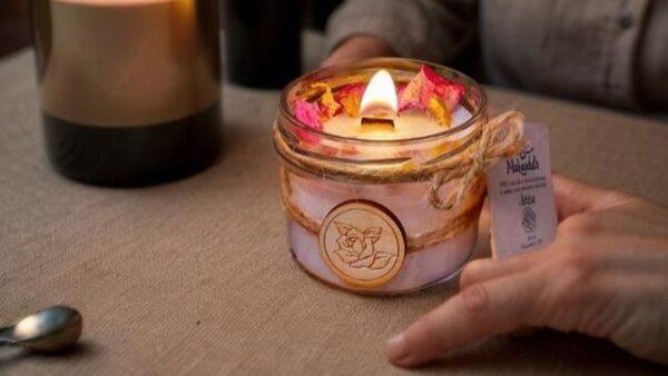 Idealny Prezent na walentynki świeca róża